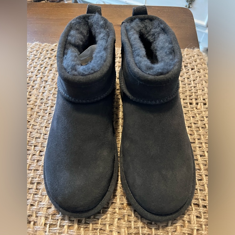 BearPaw Shorty Boot - Graphite - 8 - Worn Once - Brand New condition.